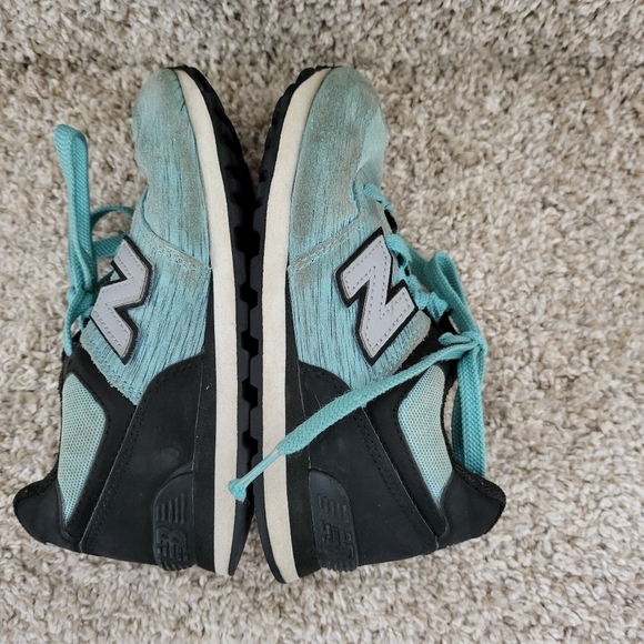 New Balance shoes - Picture 3 of 6